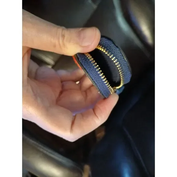 Sanrio HELLO KITTY Coin Purse Keychain White Red Bow Denim Clip - Picture 6 of 6